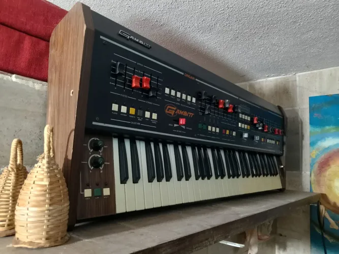 Teclado antigo uso decorativo, retrô!