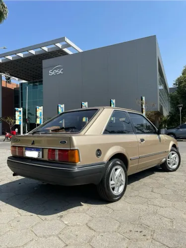 Ford Escort Ghia 1.8i / 1.8 / 1.6 (álcool) 1988