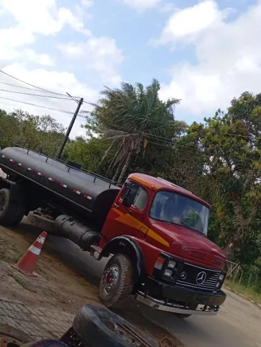 Vendo uma Mercedes 1519