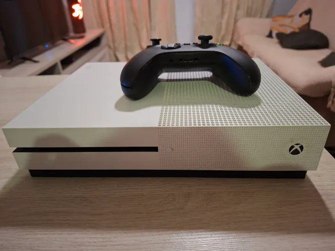 Xbox one S 1 tb all digital + 1 controle 
