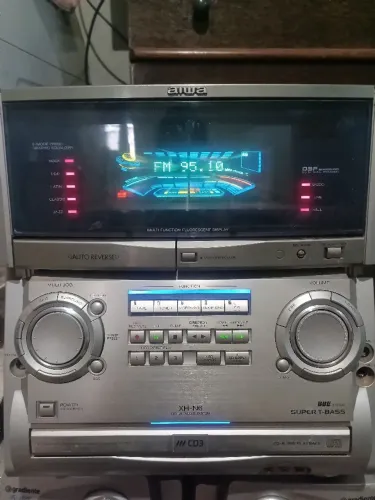 Som aiwa de carrocel de CD