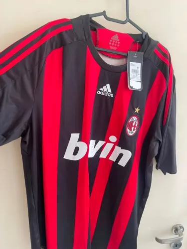 camisa milan preta e vermelha 2008/2009 Adidas na etiqueta em excelente estado nunca usada