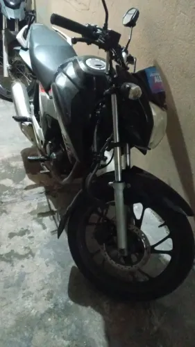 Moto em perfeito estado 