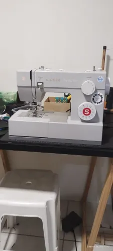 Máquina de Costura Singer Facilita Pro