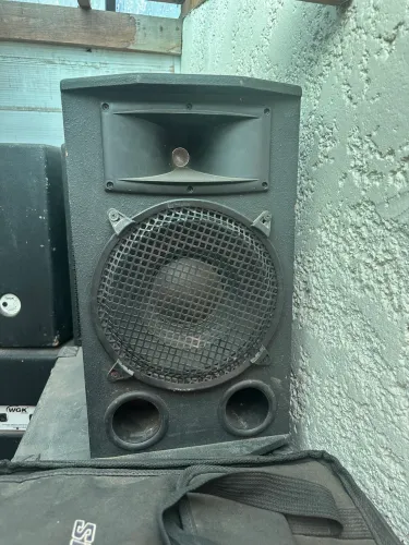 EQUIPAMENTO DE SOM PARA FESTA