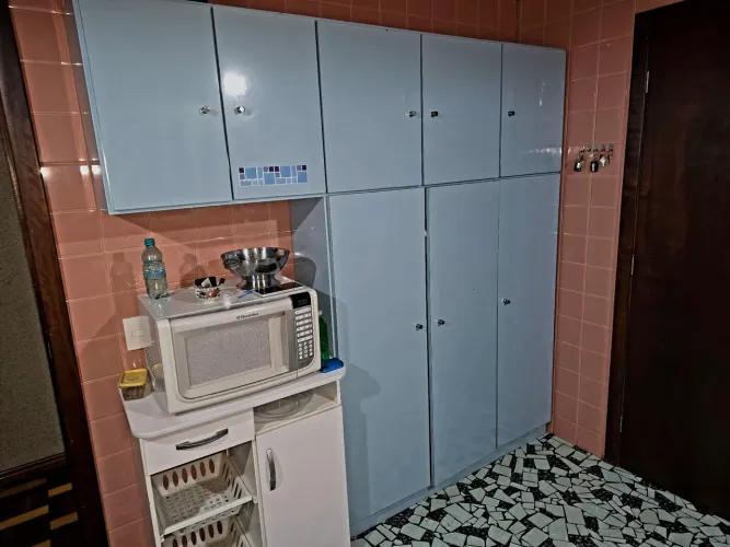 Armário de cozinha fórmica e imbuia