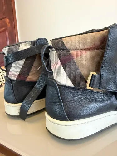 Linda botinha burberry otiginal