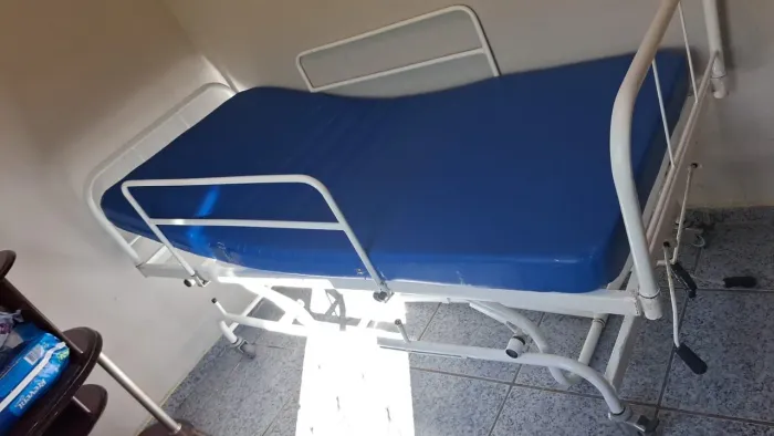 Cama hospital de 3 manivelas - RETIRAR EM MOGI GUAÇU