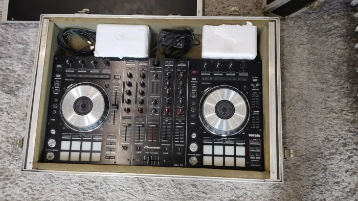 Controladora Pioneer DJ sx 