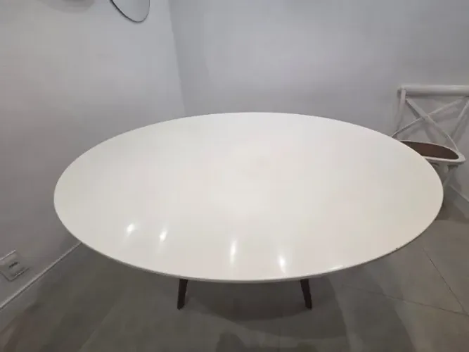 Mesa de jantar redonda em laca 1,35m - 6 lugares