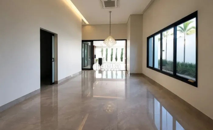 Casa em condomínio com 3 quartos disponível para locação no bairro Granja Marileuza Uberlâ