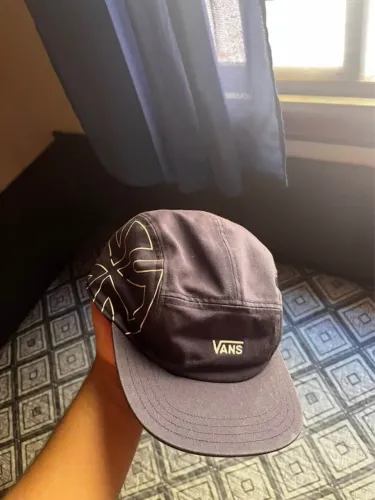 Boné Five Panel Vans x Independent