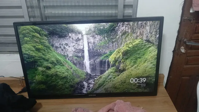 TV Samsung 32" LED HD UN32FH4003G - Perfeito Estado