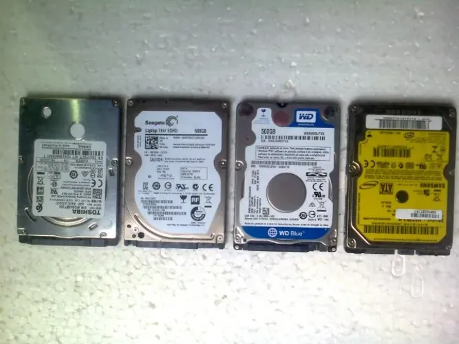 Discos Rígidos 2.5 SATA (com defeito, leia a descrição) Lote com 4 unidades