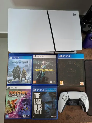 PlayStation 5 slim com leitor de disco