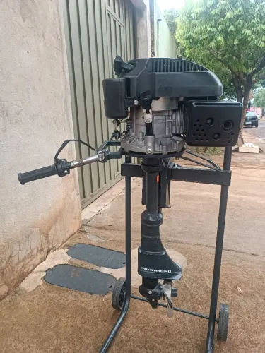 Motor de popa pantaneiro