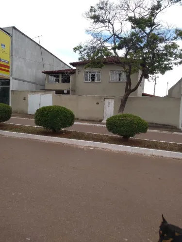 Excelente Oportunidade: Sobrado Amplo no Centro de Arinos - MG