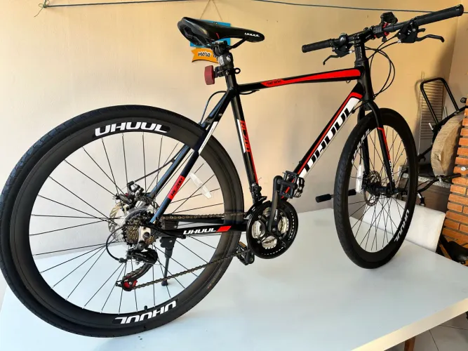 BICICLETA HÍBRIDA UHUUL ATO 700 - SHIMANO - PNEUS PIRELLI - PRATICAMENTE NOVA