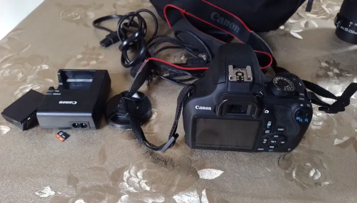 Vendo uma Canon T5 completa