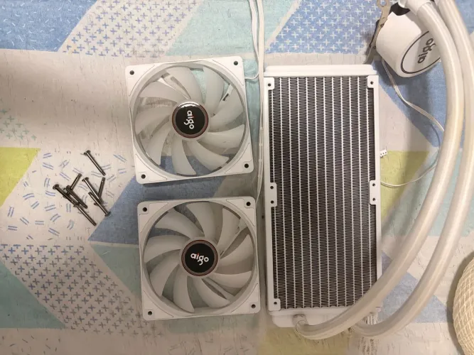 Water Cooler Aigo AC SE 240mm Branco - Usado
