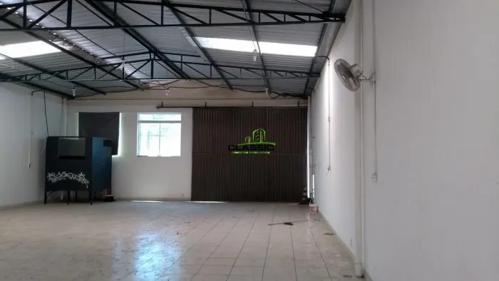 Galpão com 300 m²