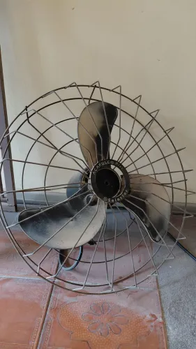Ventilador de Parede/Mesa Solaster Acapulco Plus Metal Resistente - R$ 150