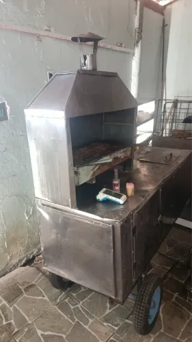Churrasqueira móvel