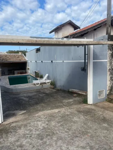 Casa com piscina 3 km do centro