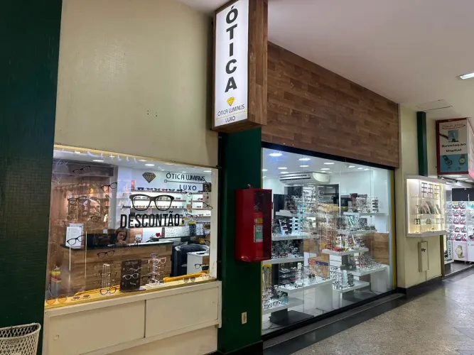 Uma Ótima Loja no coração de Alcântara, com salas no segundo andar,