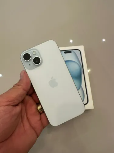 iPhone 15 Branco sem detalhes (leia a descrição)