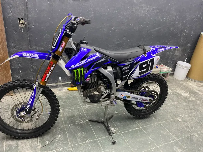 Yz com motor de xre300 injetado 