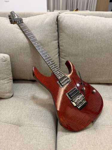 Guitarra Ibanez Relíquia Modelo único 2003 com Ponte Floyd Rose com Case Solid Sound