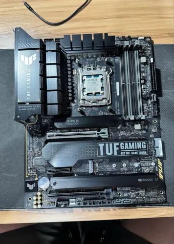 Placa mãe x670e plus Asus TUF
