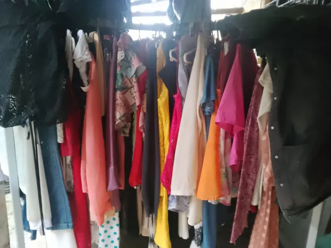 Muita variedade de roupas brechó a 7 reais qualquer peça