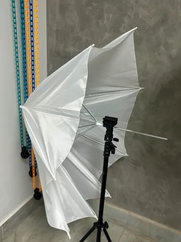 Sombrinhas difusoras 110cm + tripé 2m (2 unid)