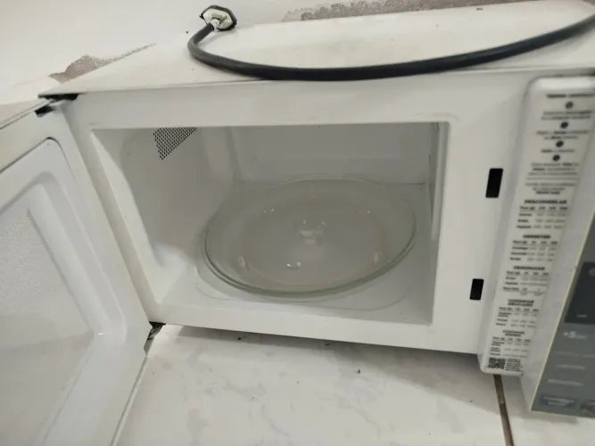 VENDO MICROONDAS 32 LITROS