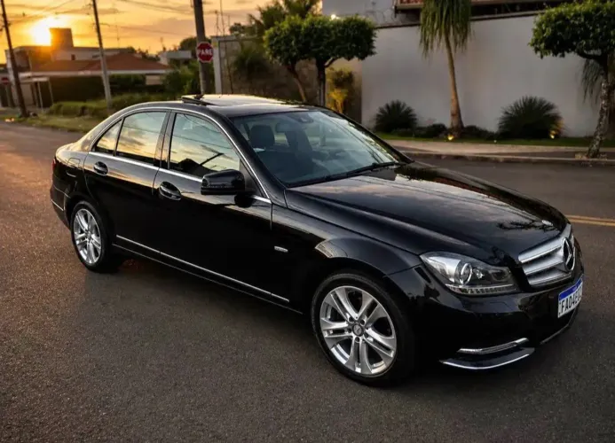 Mercedes-Benz C-200 CGI Avantgarde 1.8 16V 184cv Aut. 2012