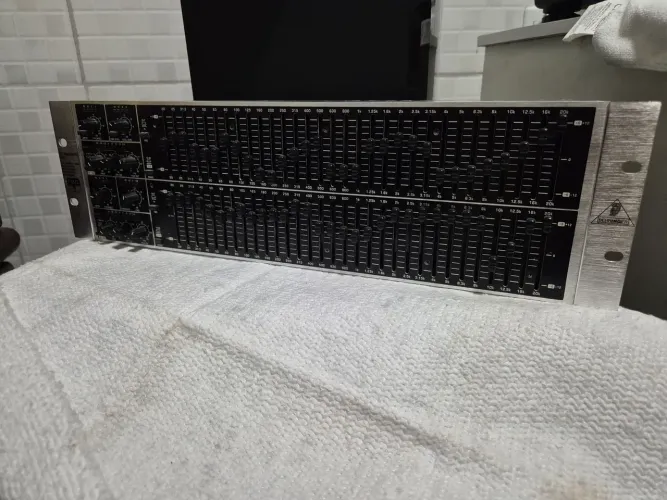 Equalizador Behringer Ultragraph ProFBQ6200