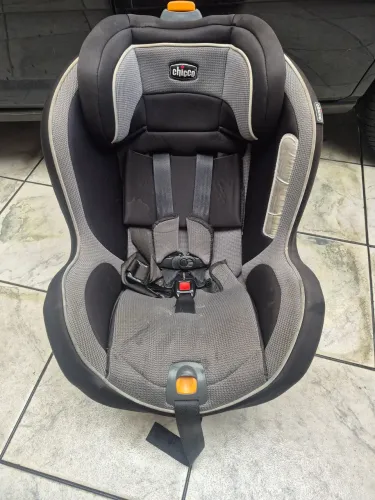 Cadeirinha pra carro marca Chicco