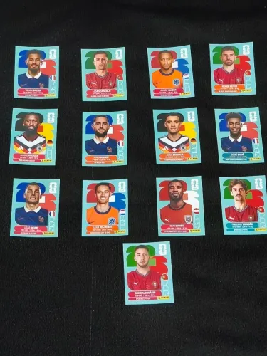 KIT 13 FIGURINHAS - SELEÇÕES EUROPEIAS