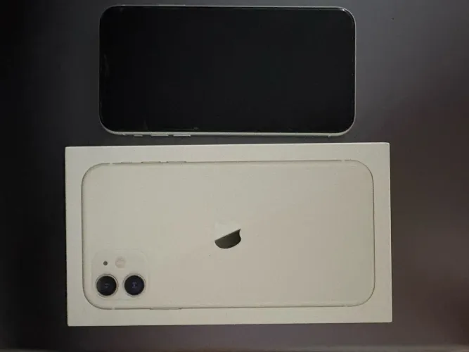 iPhone 11 em perfeito estado