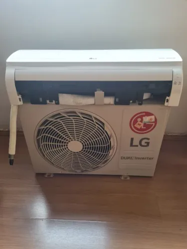 Ar-Condicionado LG DUAL INVERTER 9000 BTU