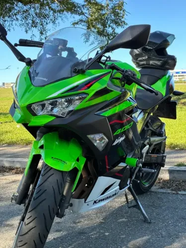 Kawasaki Ninja 400 KRT 2022 único dono