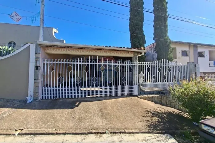 Casa com 2 dormitórios no Jardim Orlandi Socorro SP