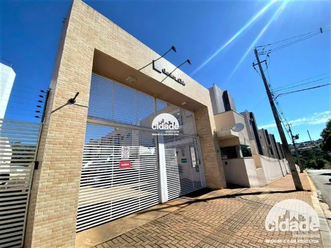 Apartamento à venda com 1 suíte e 2 quartos, 1 vaga de garagem, no bairro Cancelli, em Cas