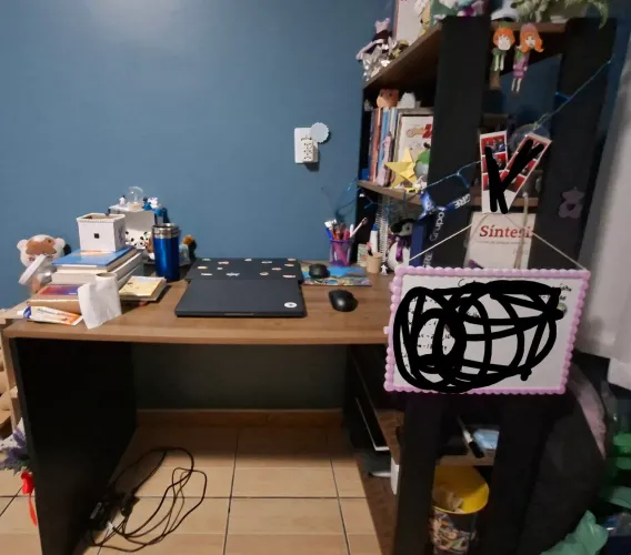 Vendo escrivaninha de MDF