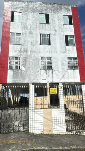 Apartamento em Macaúbas - 3 Qts (1 c/ Suíte)/Sala Ampla/Banheiro Social & Área de Serviço 
