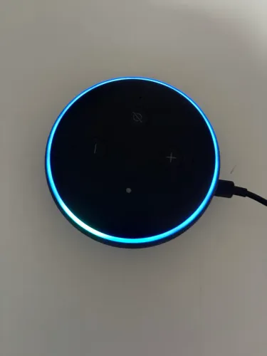 Echo Dot 3ª Geração Smart Speaker Com Alexa Amazon Bivolt Preto