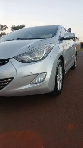 Hyundai Elantra GLS 2.0 16V Flex Aut. 2014