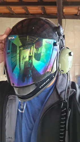 Capacete aeronáutico 